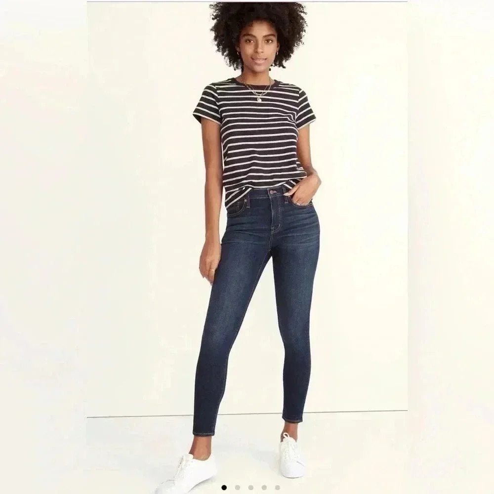 Madewell High Rise Skinny Jeans. Size 27. Style # F8990.